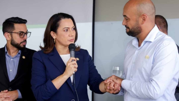 Governadora Mailza faz visita institucional à Casa Militar, e às secretarias da Semulher e SEASDH