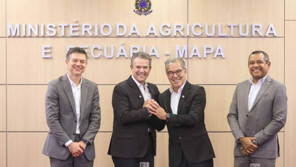 Jorge Viana articula com ministro da Agricultura abertura de mercados para carnes do Acre