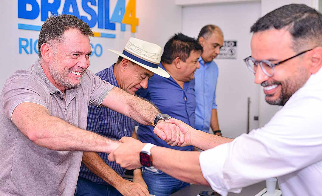 “Quem tem padrinho não morre pagão”: após Márcio Pereira pedir exoneração do governo, Alysson Bestene abre as portas para ele na prefeitura