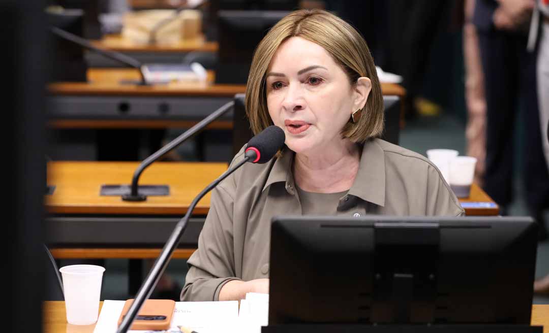 Socorro Neri propõe medidas de prevenção, proteção e responsabilização para enfrentar a violência contra professores e profissionais da educação