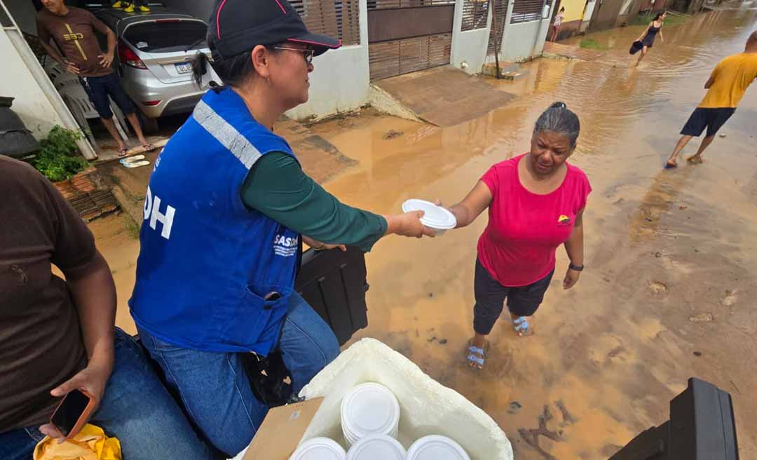 Enxurrada atinge 12 bairros de Rio Branco e Prefeitura intensifica distribuição de alimentos e assistência às famílias