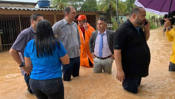À frente da Prefeitura, vereador Joabe Lira, vai às ruas e acompanha de perto a realidade da população