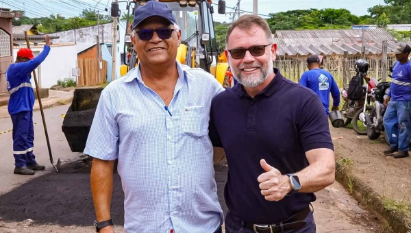 Prefeito Alysson Bestene acompanha Operação Tapa Buraco no bairro Ouricuri