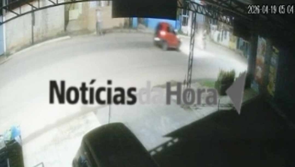 Motorista na contramão atinge motocicleta e foge sem prestar socorro em Brasiléia