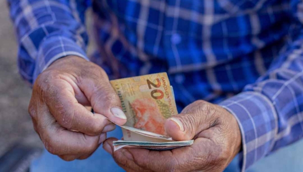 Mais de 80 mil aposentados do Acre vão ser beneficiados com o adiantamento do 13º; parcelas serão pagas nos finais de abril e maio