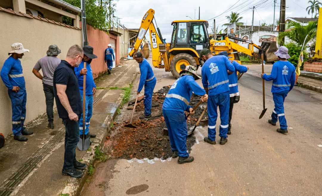 Prefeito vistoria Operação Tapa-Buracos no Esperança e ponte sobre Igarapé Judia