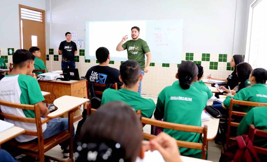 Programa Pré-Enem Legal realiza aulão para alunos da escola Adalci Simões, em Senador Guiomard