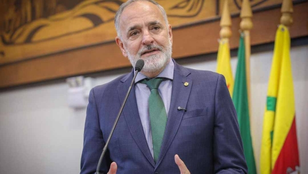 Tchê reclama da demora no pagamento das emendas parlamentares: ‘já estou cansado de dar explicação’