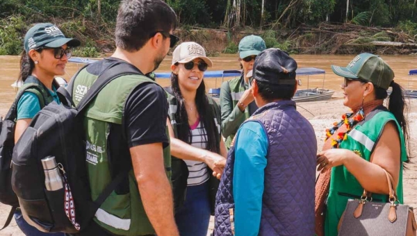 Governo do Acre reforça apoio às aldeias atingidas por enchente na Terra Indígena do rio Gregório, em Tarauacá
