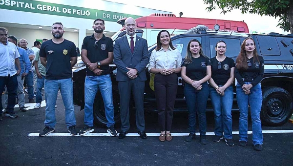 Polícia Civil em Feijó recebe viatura e motor durante evento com a governadora Mailza