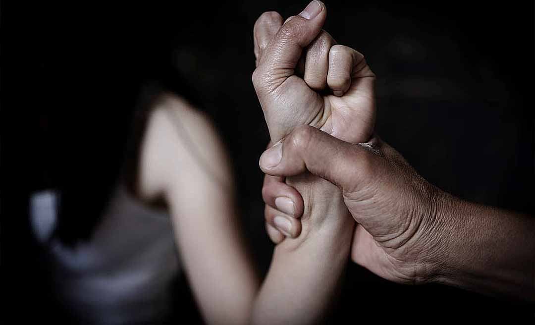 Após registro de boletim de ocorrência, policial penal é investigado por violência doméstica no Acre