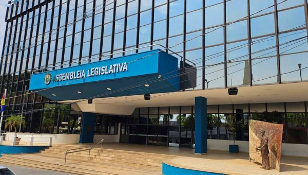 Assembleia Legislativa suspende sessão em respeito às vítimas de ataque no Instituto São José