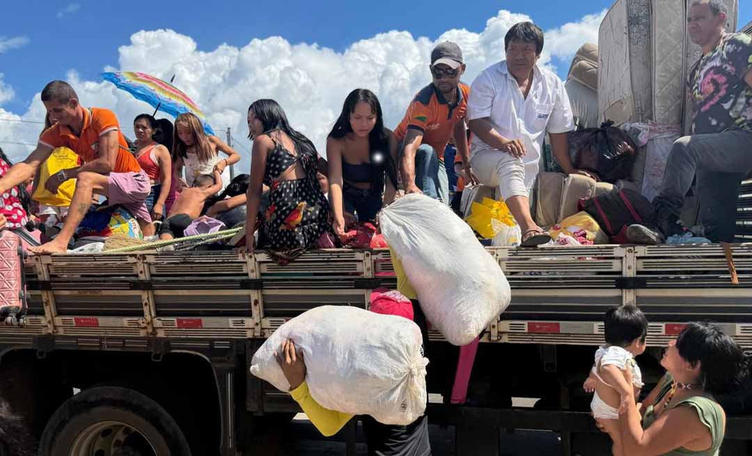 Prefeitura de Cruzeiro do Sul iniciou operação de retorno de famílias para casa após recuo do Rio Juruá