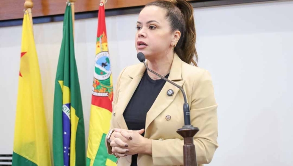 Michelle Melo lamenta mortes em ataque no Instituto São José e cobra execução de leis de prevenção à violência nas escolas