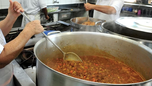 Armazenamento da merenda escolar de Rio Branco entra na mira do Ministério Público após denúncia de irregularidades