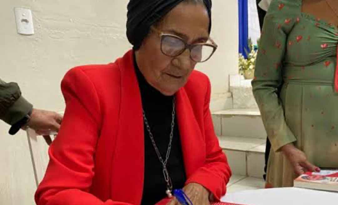 Semana S do Comércio terá lançamento de obra que retrata trajetória de professora acreana: "Educar é resistir"