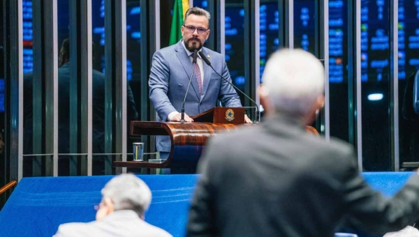 Alan Rick cobra prioridade nacional para segurança nas escolas em discurso no Senado após tragédia no Acre