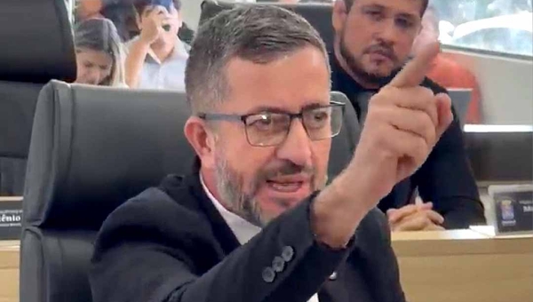 Márcio Mustafá dispara contra Joabe Lira e o chama de “pior presidente da história” da Câmara de Rio Branco