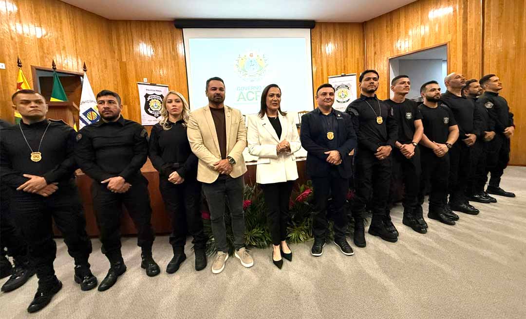 Autor de anteprojeto que aumentou vagas no concurso do Iapen, Arlenilson Cunha comemora posse de novos servidores do órgão