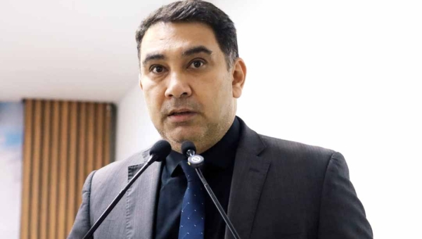 “São mulheres guerreiras, merecem barracas adequadas”, diz Samir Bestene ao destacar feira de produtoras em Rio Branco