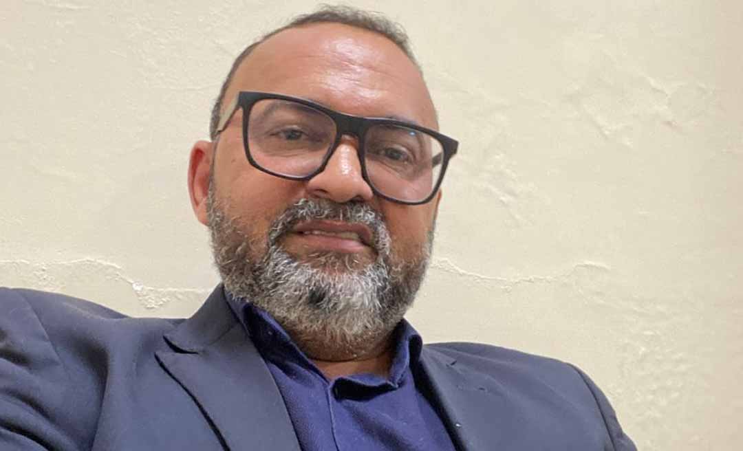 Gestor da Secretaria Municipal de Educação rebate Eber Machado e afirma: “Professores não tiram dinheiro do bolso”