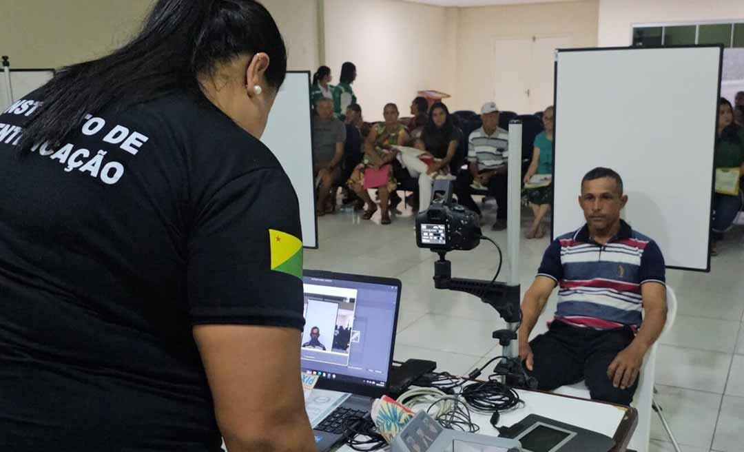 Sejusp e PCAC iniciam atendimento do projeto Identidade para Dignidade em Porto Walter