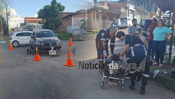 Jovem sofre fratura na perna após acidente entre carro e motocicleta em Rio Branco