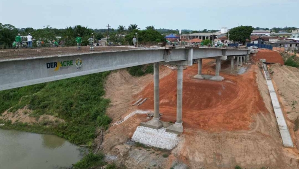 Governo diz que vai acionar empresa judicialmente para construção de nova ponte em Sena Madureira