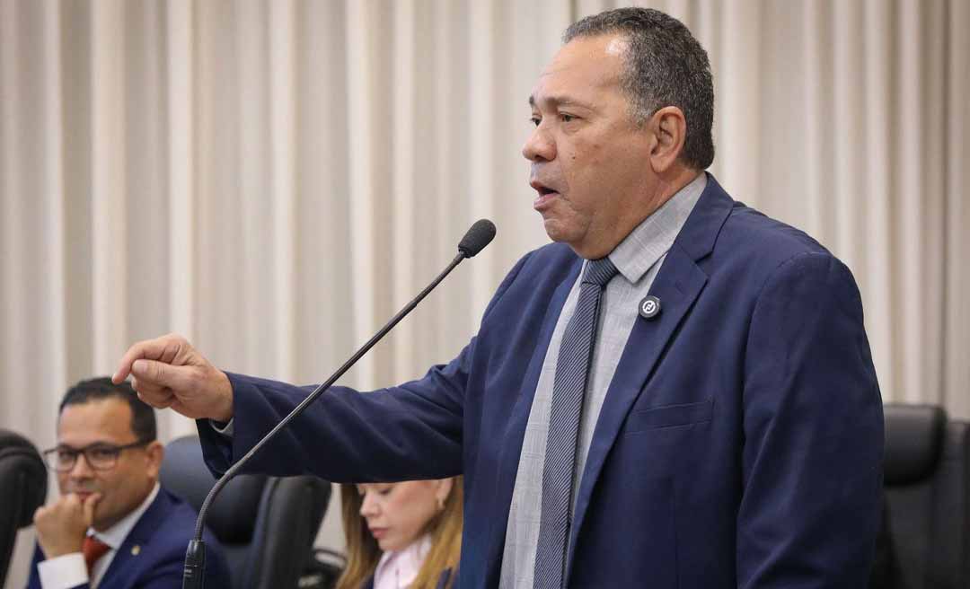 líder do governo na tribuna Image