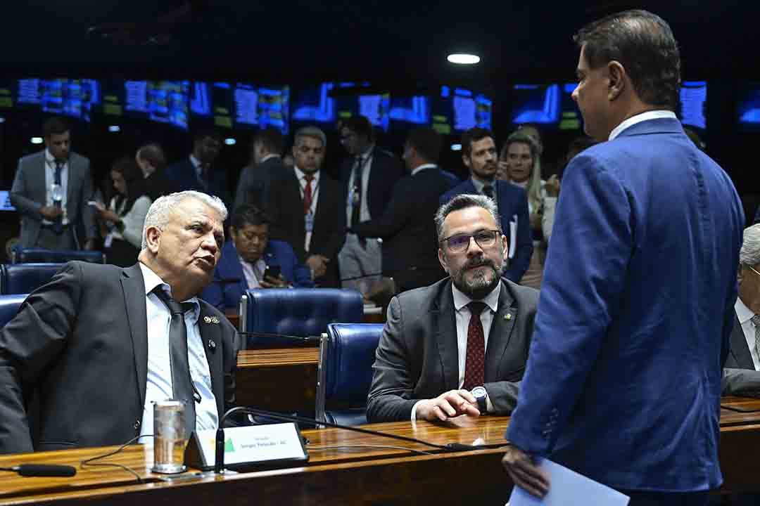 Petecão_e_Alan_Rick_-_Foto_Andressa_AnholeteAgência_Senado.jpg